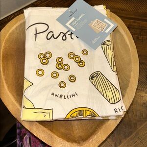 Wood Heart Shaped Bowl & 2 PieceTeaTowels Set